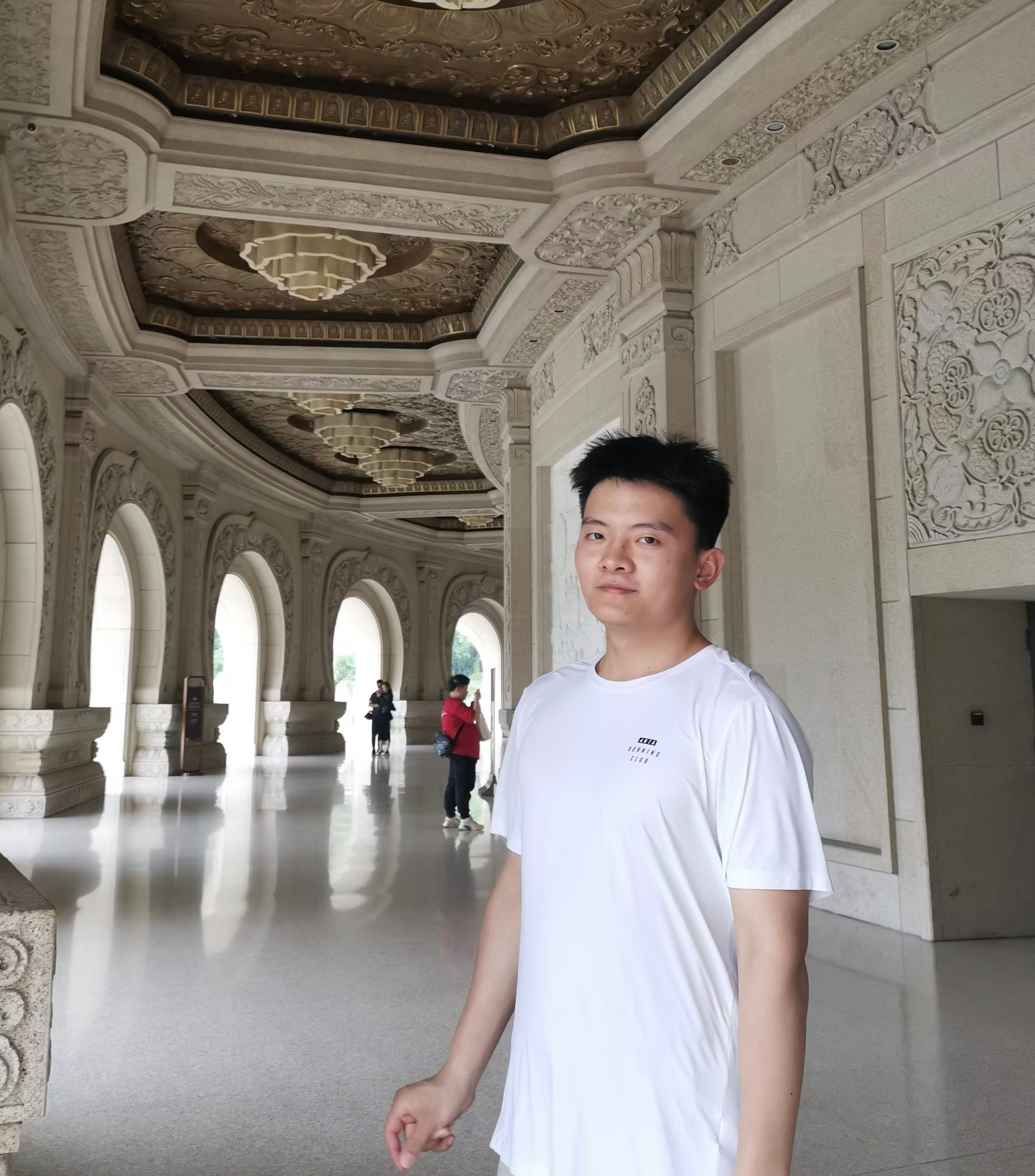 Hongwei He (何宏伟)